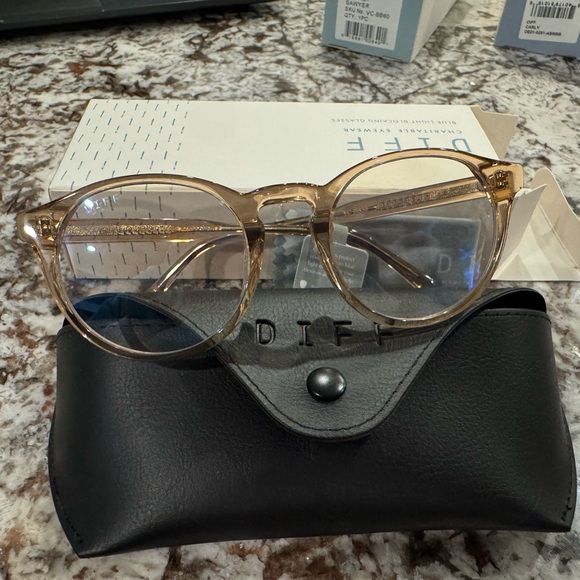 DIFF Blue Light Blocking Glasses - Picture 8 of 11